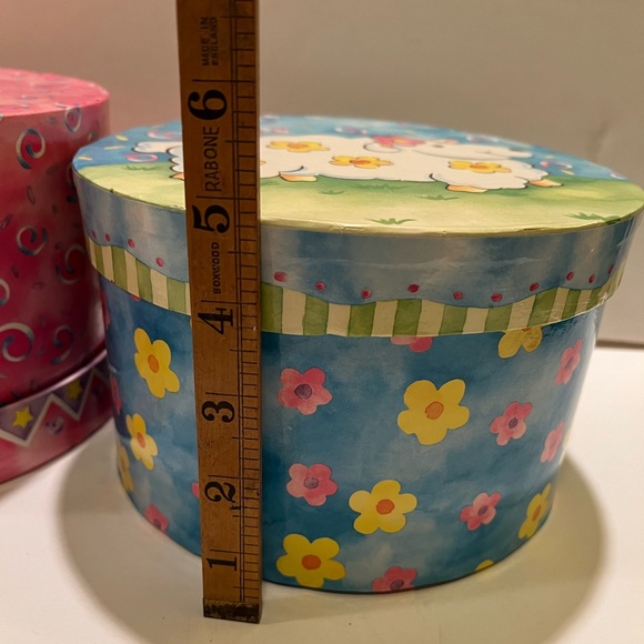 LOT OF 2 STORAGE BOXES. - Picture 11 of 11